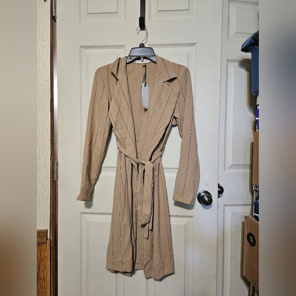 POTTER'S POT (WINDSOR) BELTED STRIPED BLAZER: BEIGE: NEW WITH TAGS: SIZE SMALL